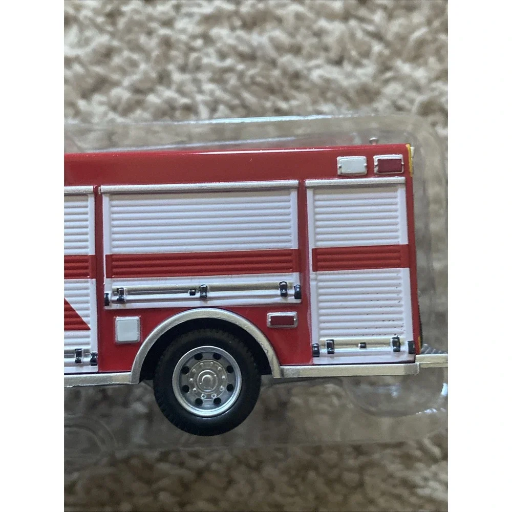 Hallmark Keepsake - 2011 Ford F-550 Fire Engine - 22nd - 2024 *NEW / FREE SHIP*‎